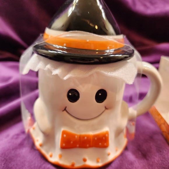 Ghost Mug with Witch Hat and matching Ghost Salt and Pepper Shakers - Picture 2 of 7